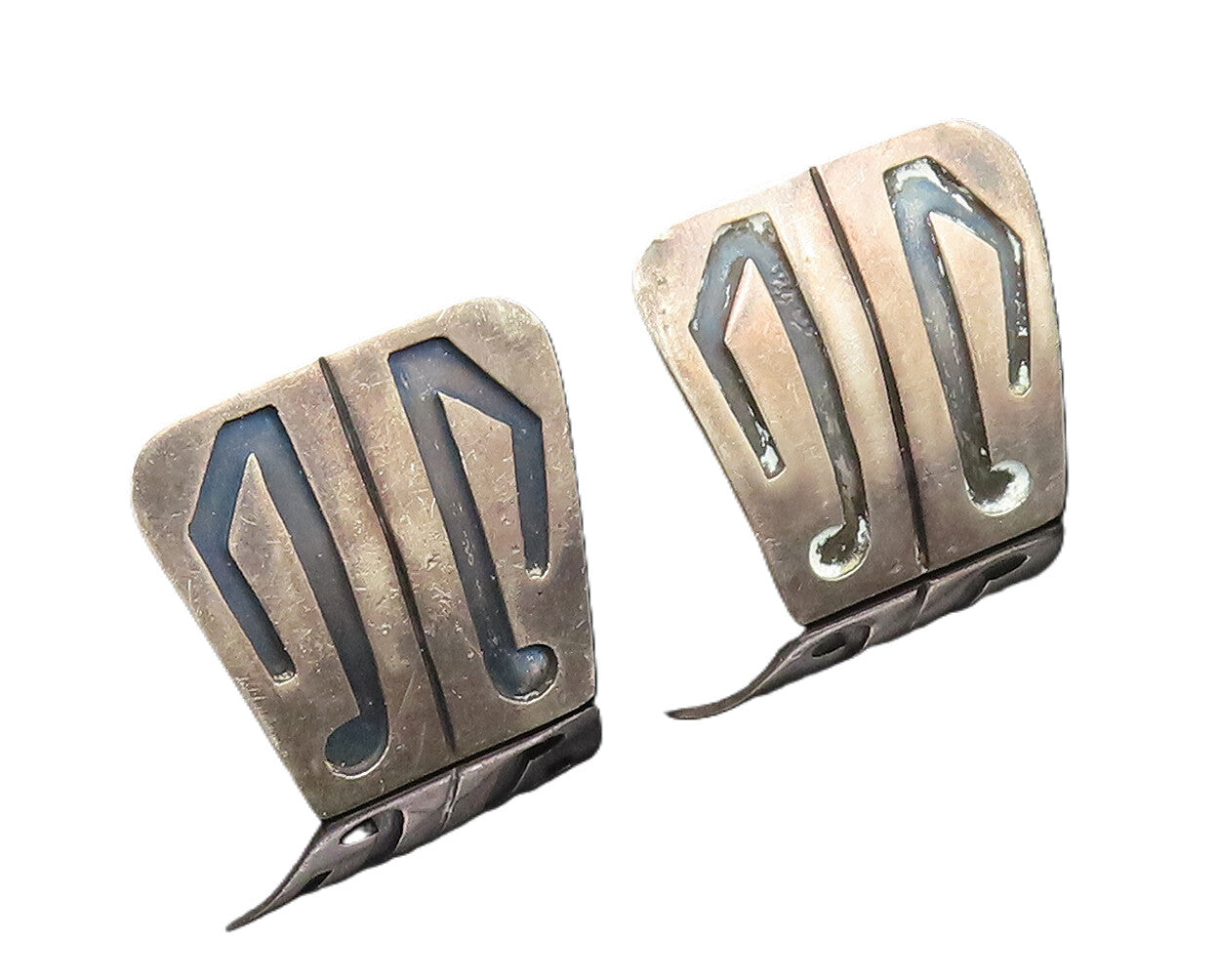 MEXICO 925 Sterling Silver  Vintage Carved Figure Screw Back Earrings  EG12249