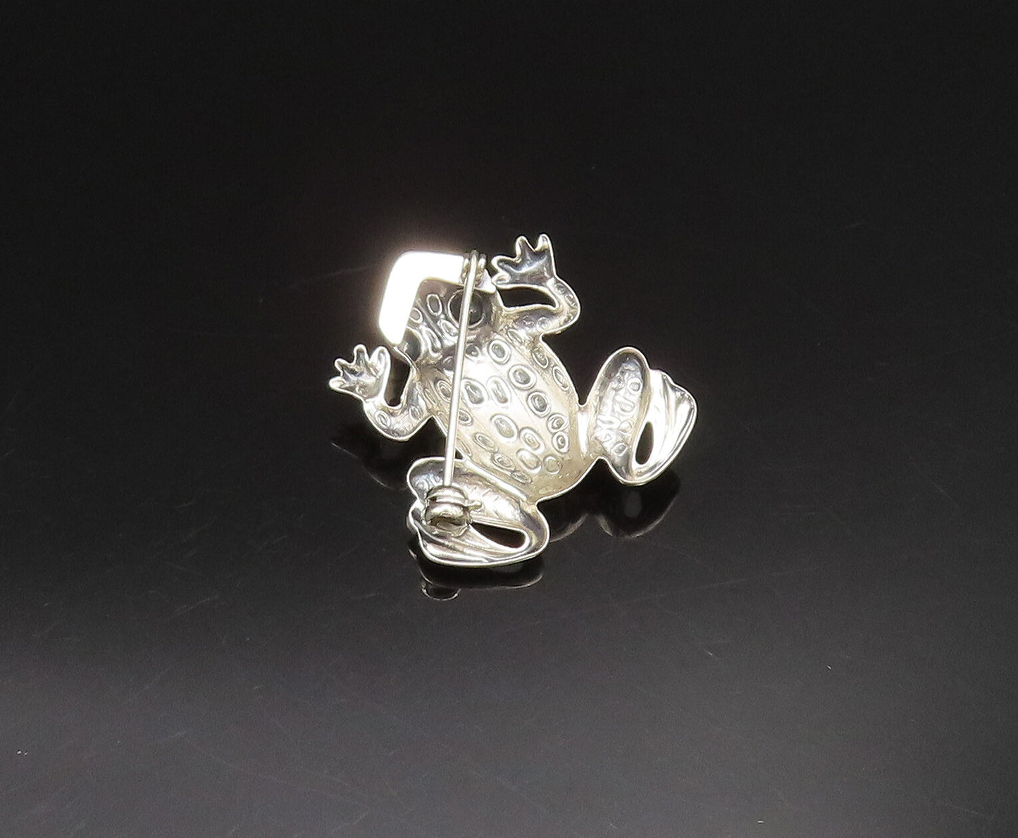 925 Sterling Silver  Vintage Carved Spotted Frog Animal Brooch Pin  BP9687