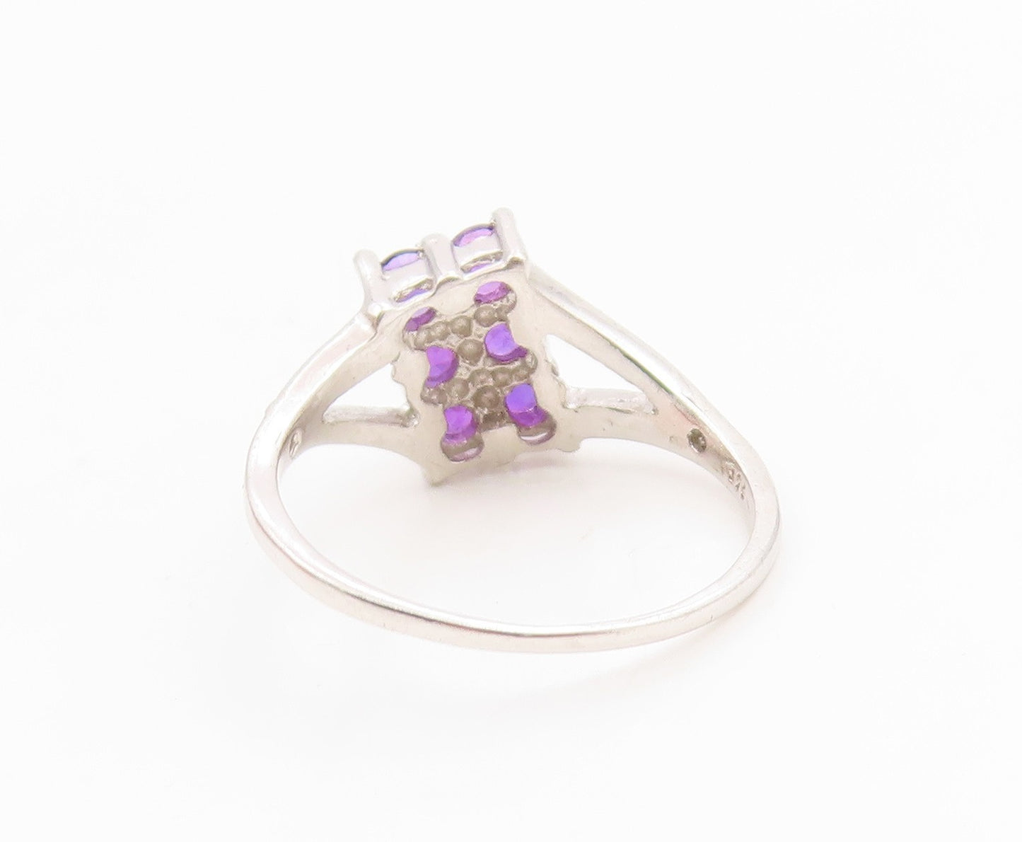 925 Sterling Silver Vintage Ring Round Cut Amethyst Split Band  Sz 7.5  RG36169