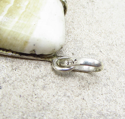 925 Sterling Silver  Vintage Cabochon Cut Agate Tear Drop Pendant  PT1496