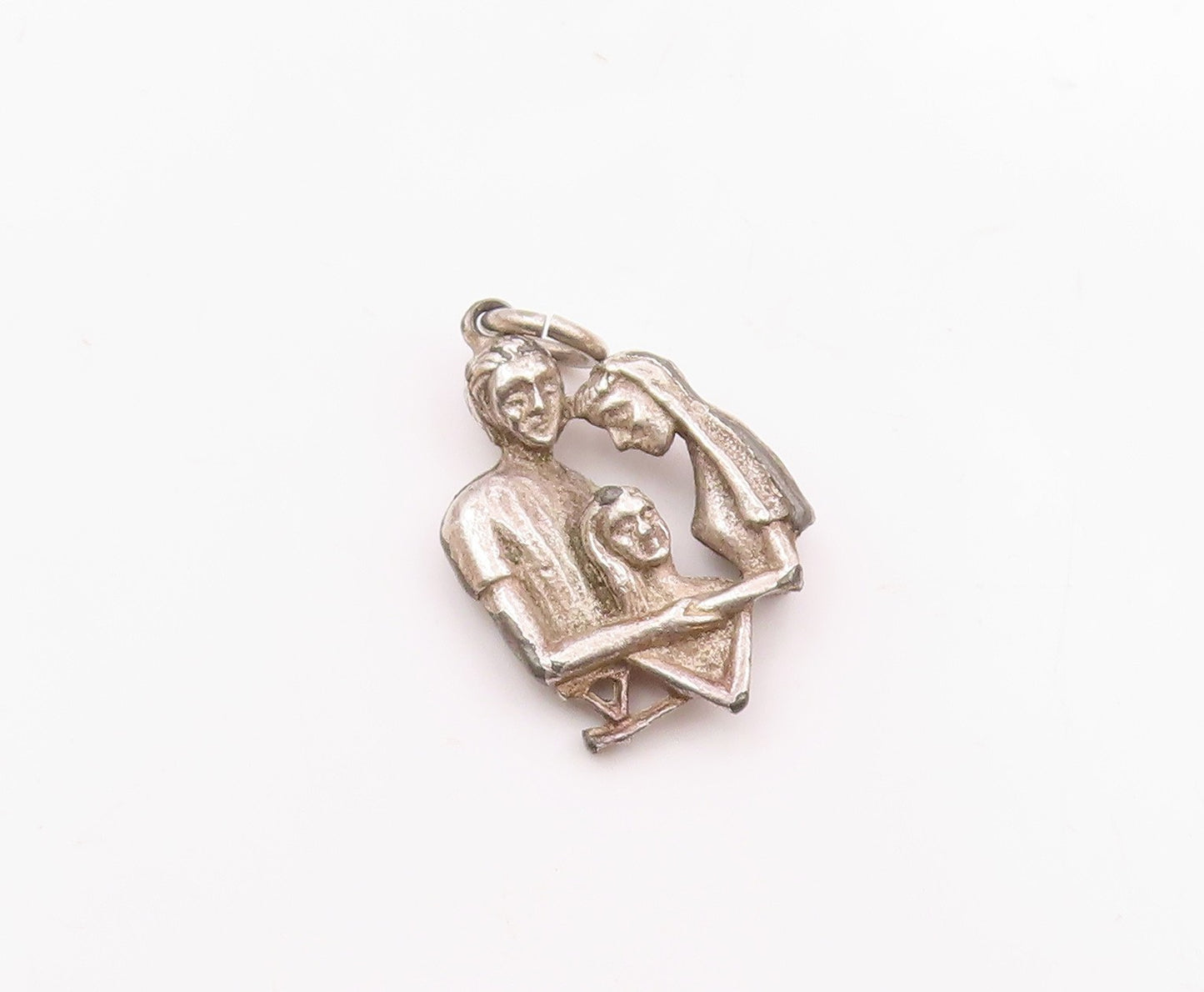 925 Sterling Silver  Vintage Family Love Motif Drop Pendant  PT16525