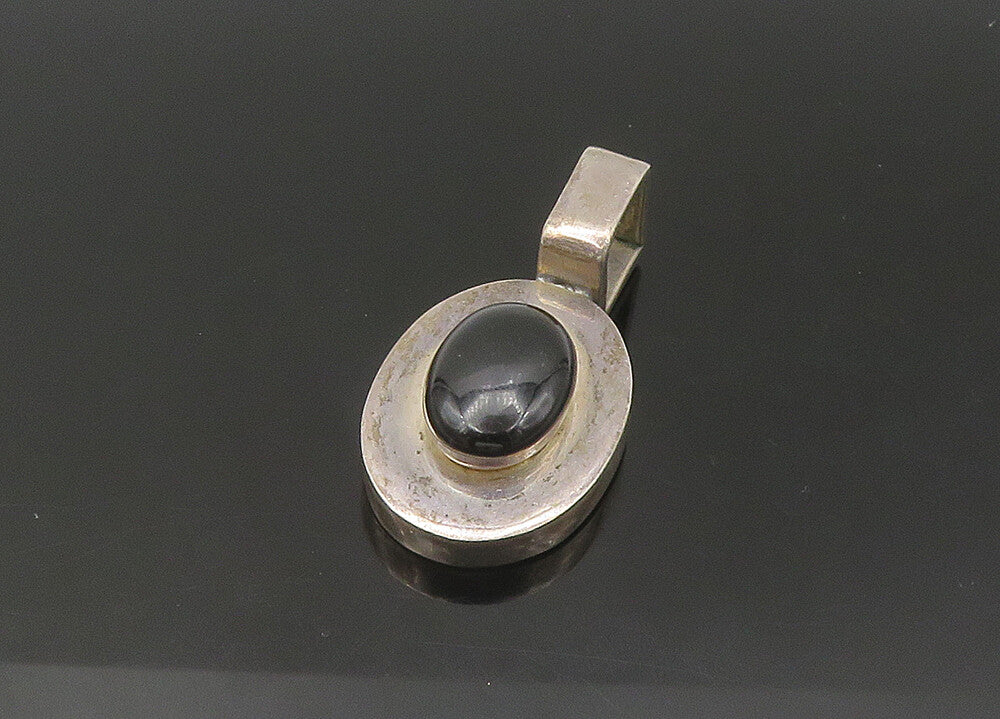 925 Sterling Silver  Vintage Cabochon Cut Black Onyx Oval Pendant  PT17983