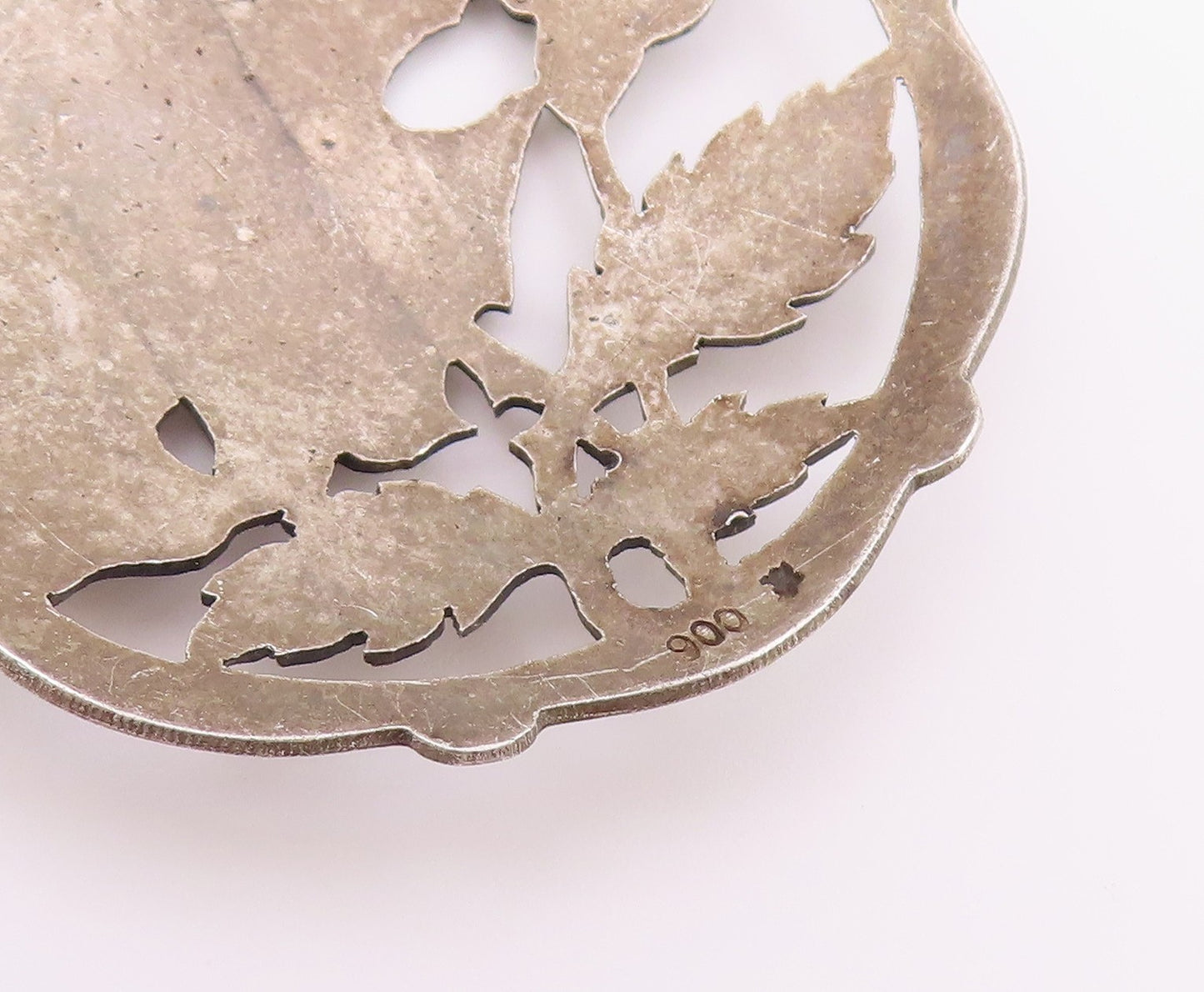 925 Sterling Silver Vintage Pendant Etched Openwork Floral Rose Medal  PT26464