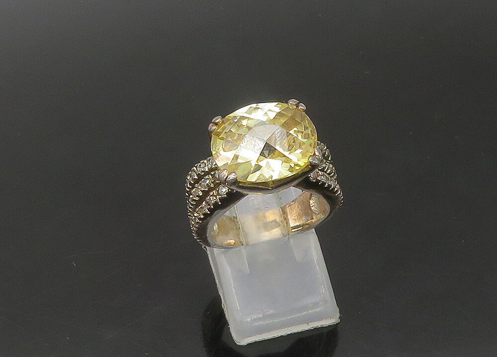 925 Sterling Silver  Vintage Shiny Cubic Zirconia Cocktail Ring Sz 7  RG22367