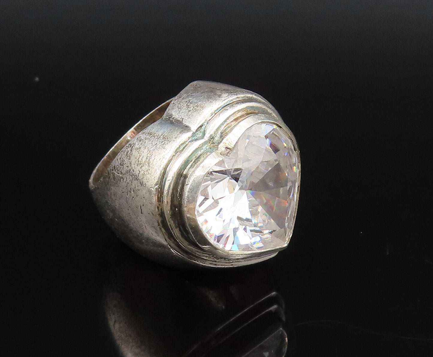 925 Silver  Vintage Heart Shaped Cubic Zirconia Dome Ring Sz 5.5  RG26027