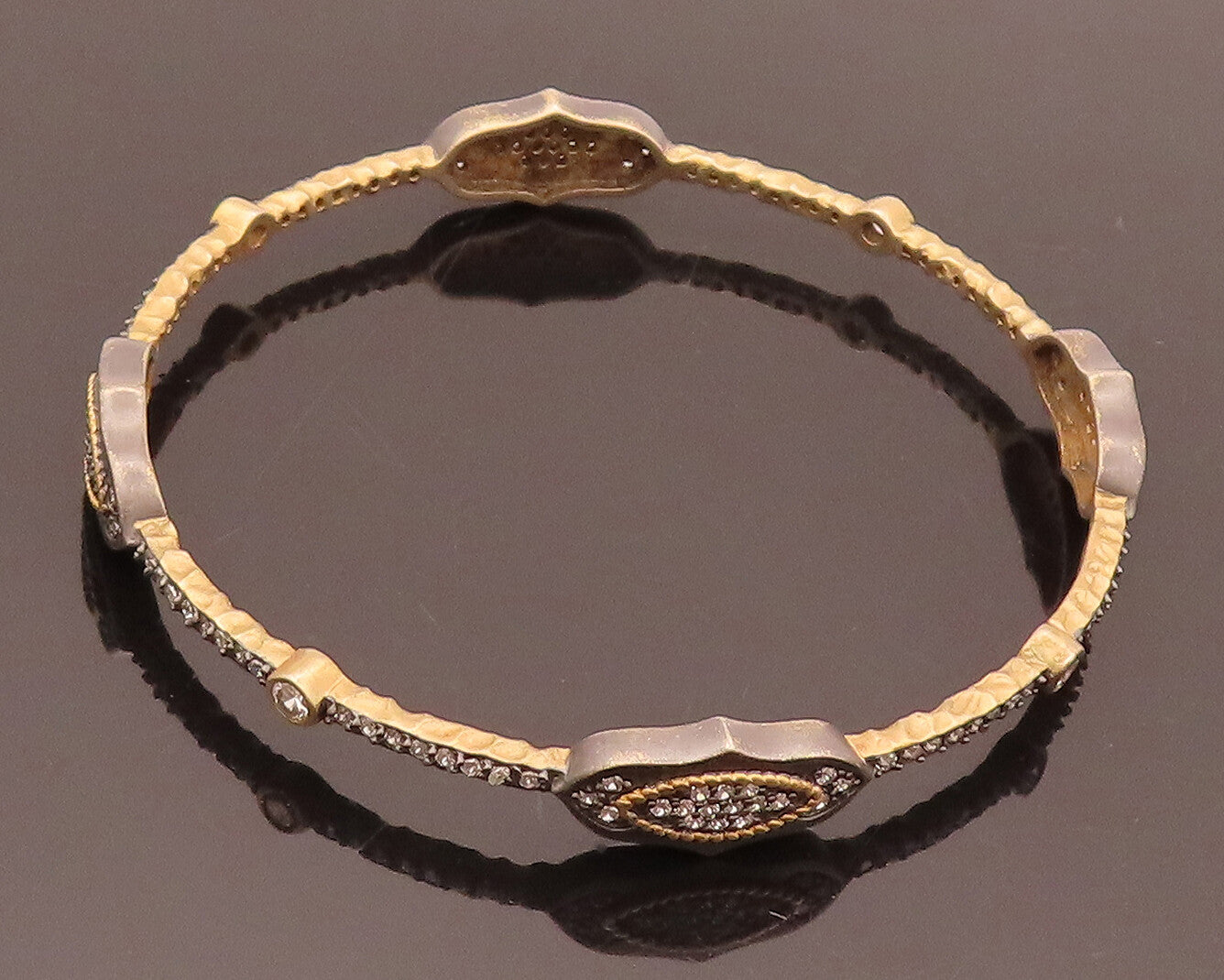 925 Sterling Silver  Vintage Carved Multi CZ Inlay Bangle Bracelet  BT10049