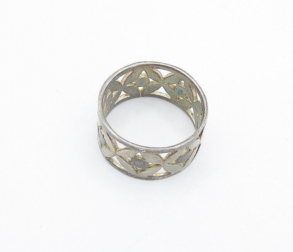 925 Sterling Silver  Vintage Dark Tone Floral Cutout Band Ring Sz 7.5  RG8399