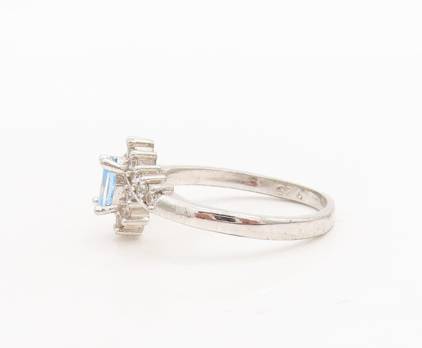 925 Sterling Silver Vintage Ring Designer Oval Blue & White CZ  Sz 7  RG28965