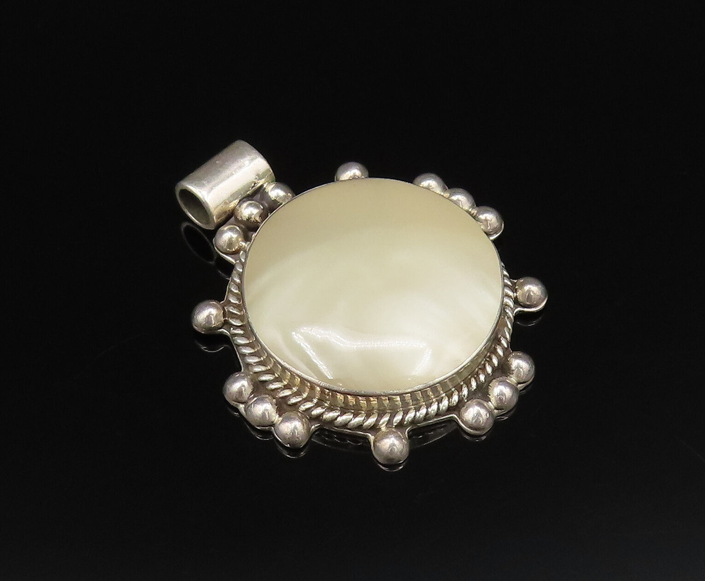 MEXICO 925 Silver  Vintage Beaded & Rope Edge White Agate Pendant  PT21725