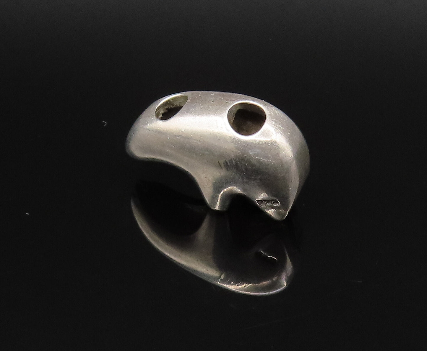 925 Sterling Silver  Vintage Minimalist Polished Bear Motif Pendant  PT21482