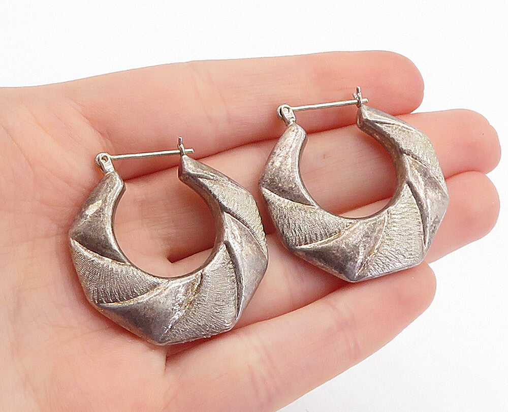 925 Sterling Silver  Vintage Dark Tone Textured Pattern Hoop Earrings  EG2838
