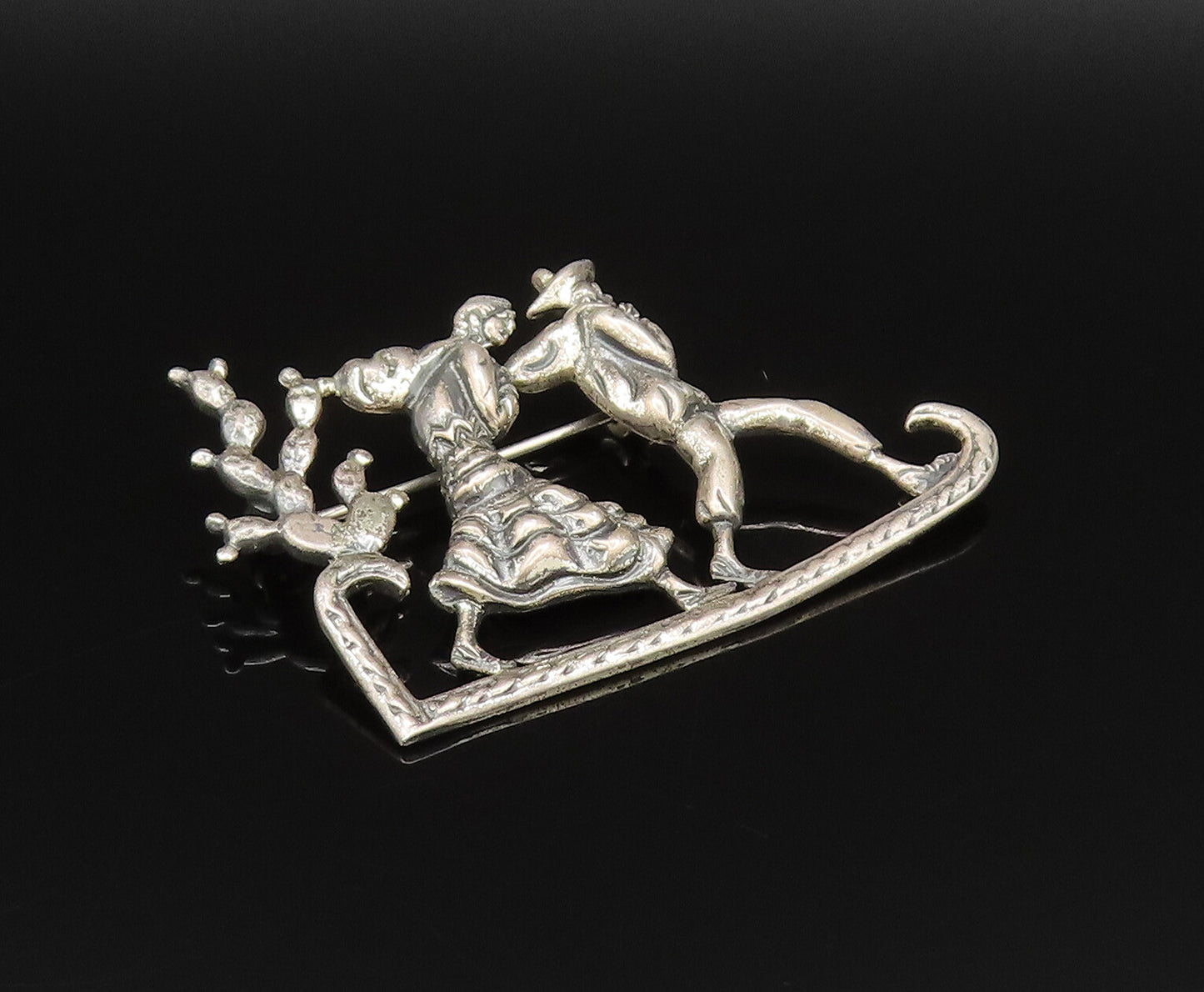 MEXICO 925 Silver  Vintage Men Carrying Bindle Across Desert Brooch Pin BP9749