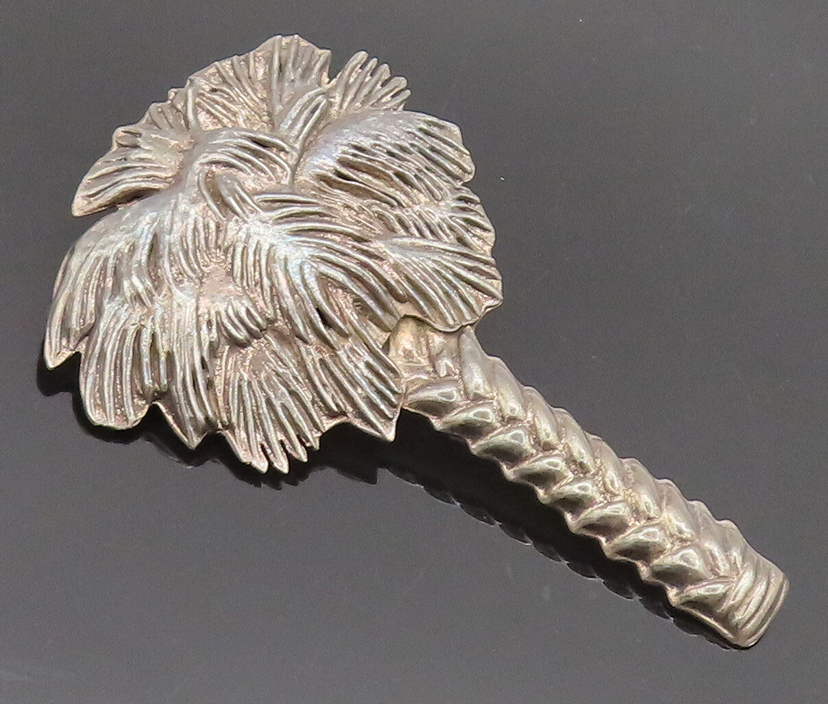925 Sterling Silver  Vintage Modernist Carved Palm Tree Brooch Pin  BP10448