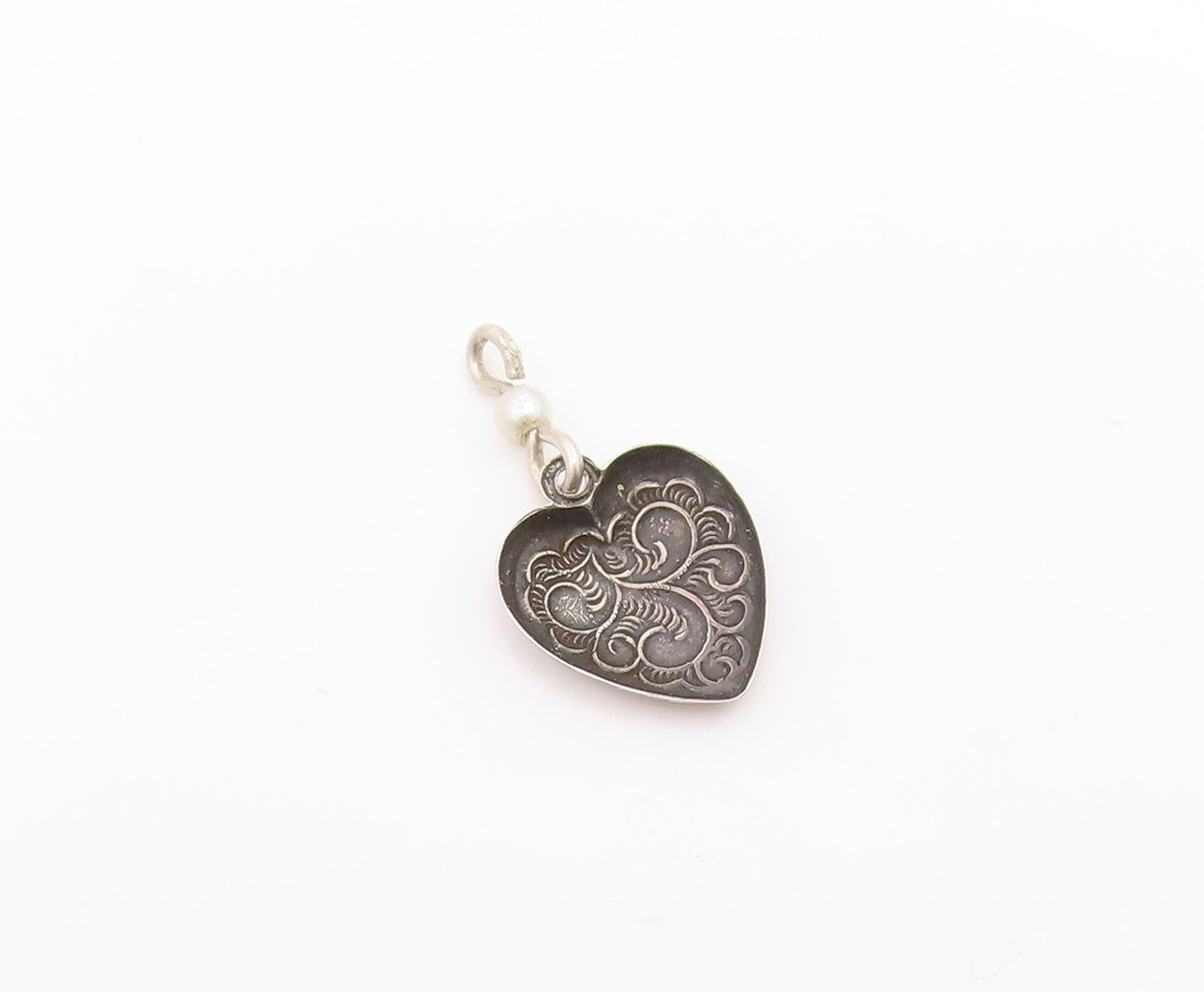 925 Sterling Silver  Vintage Petite Pearl Swirl Love Heart Pendant  PT16470