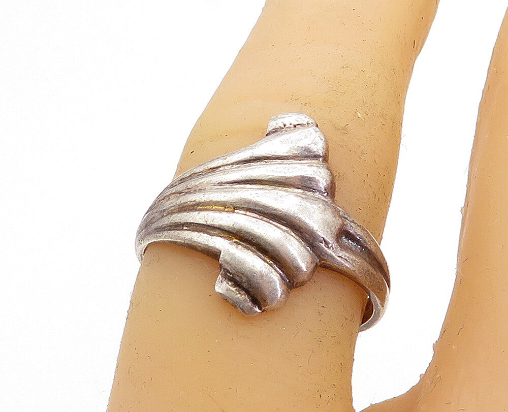 925 Sterling Silver  Vintage Dark Tone Fluted Design Band Ring Sz 7  RG4122