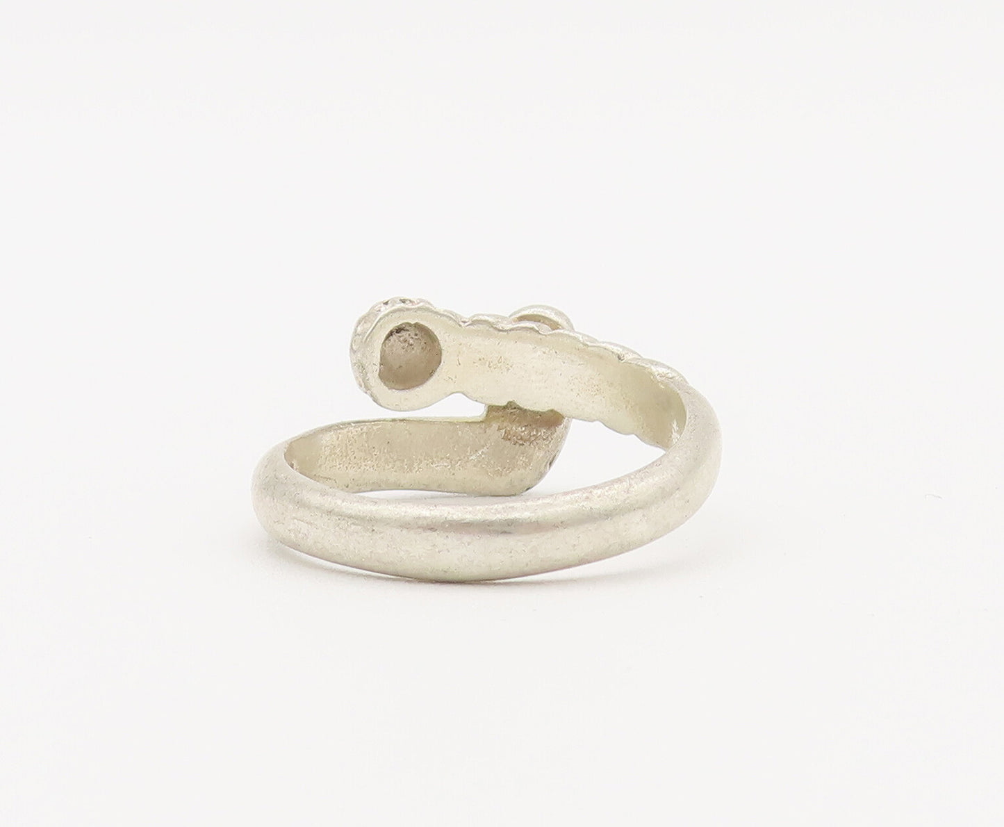 925 Sterling Silver Vintage Ring Dented Head Bypass Lock Carved Sz 8  RG27842