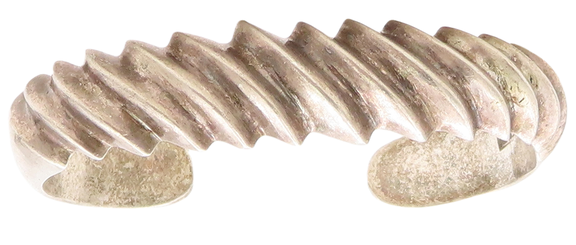 925 Sterling Silver Vintage Bracelet DTB NAVAJO Grooved Waved Cuff  BT10965