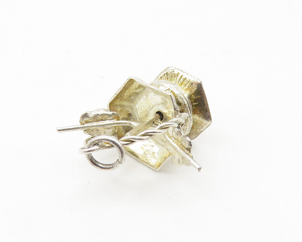 925 Sterling Silver  Vintage Petite Shiny Fountain Motif Drop Pendant  PT7967