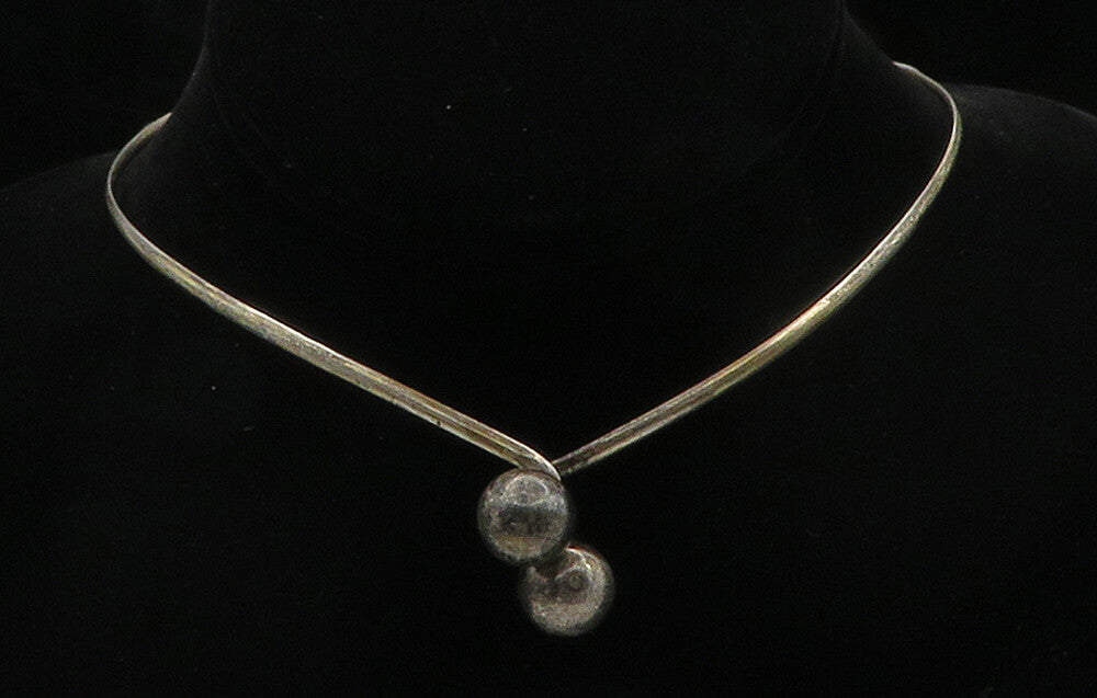 925 Sterling Silver  Vintage Dark Tone Sphere Ends Collar Necklace  NE2480