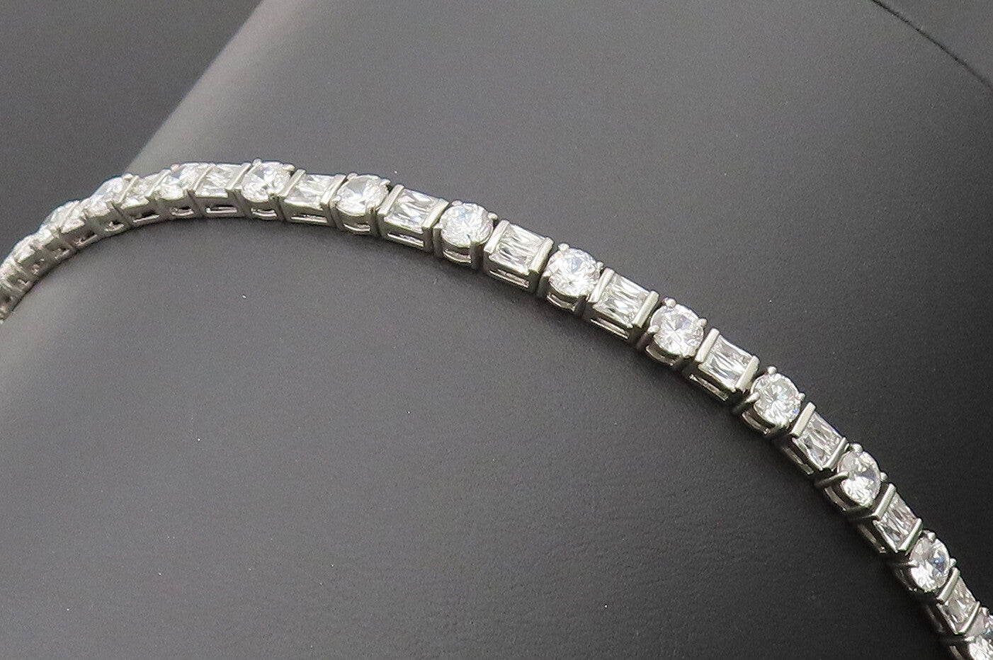 925 Sterling Silver  Vintage Delicate Cubic Zirconia Tennis Bracelet  BT10122