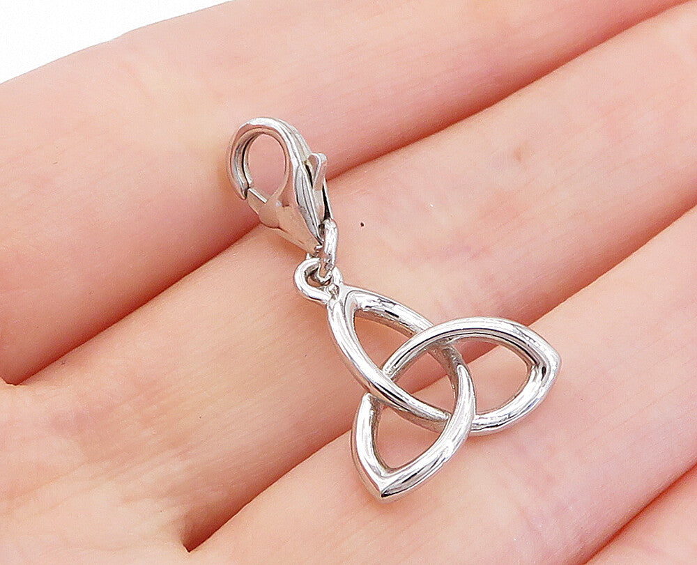 SHANORE 925 Sterling Silver  Vintage Petite Shiny Celtic Knot Pendant  PT3188