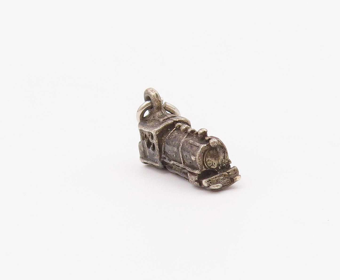 925 Sterling Silver  Vintage Petite Shiny Steam Train Pendant  PT18171
