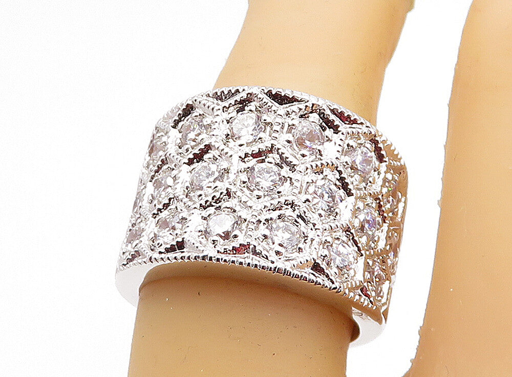 925 Sterling Silver  Sparkling Cubic Zirconia Concave Band Ring Sz 7  RG5424