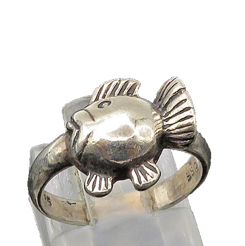 925 Sterling Silver  Vintage Shiny Blowfish Motif Band Ring Sz 5.5  RG22383