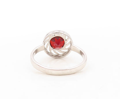 925 Sterling Silver Vintage Ring Rose Round Garnet Cutout Frame  Sz 8  RG31065