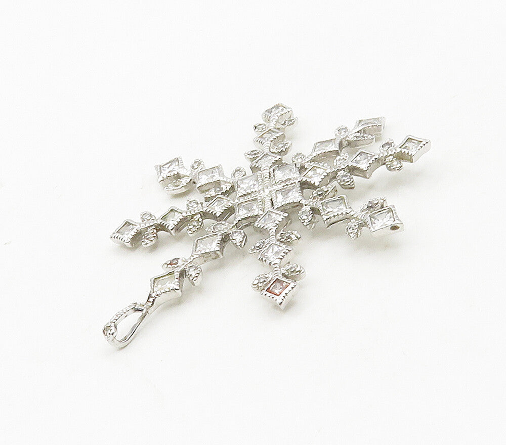 925 Sterling Silver  Sparkling Cubic Zirconia Snowflake Motif Pendant  PT12331