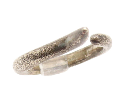925 Sterling Silver Vintage Ring Dark Tone Designer Open Loop  SZ 5.5  RG31951