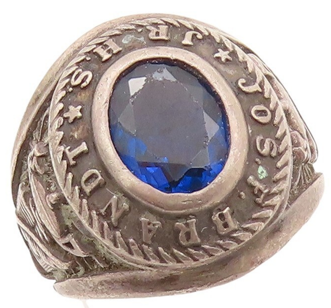 925 Sterling Silver Vintage Carved 1976 High School Sapphire  Sz 7.5  RG31029
