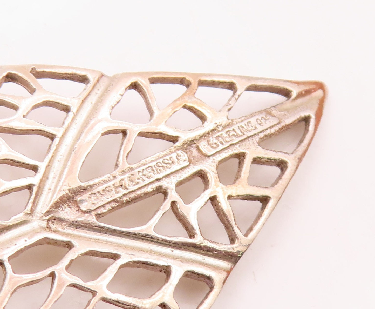 EUROPEAN 925 Sterling Silver  Vintage Shiny Floral Leaf Motif Pendant  PT17643