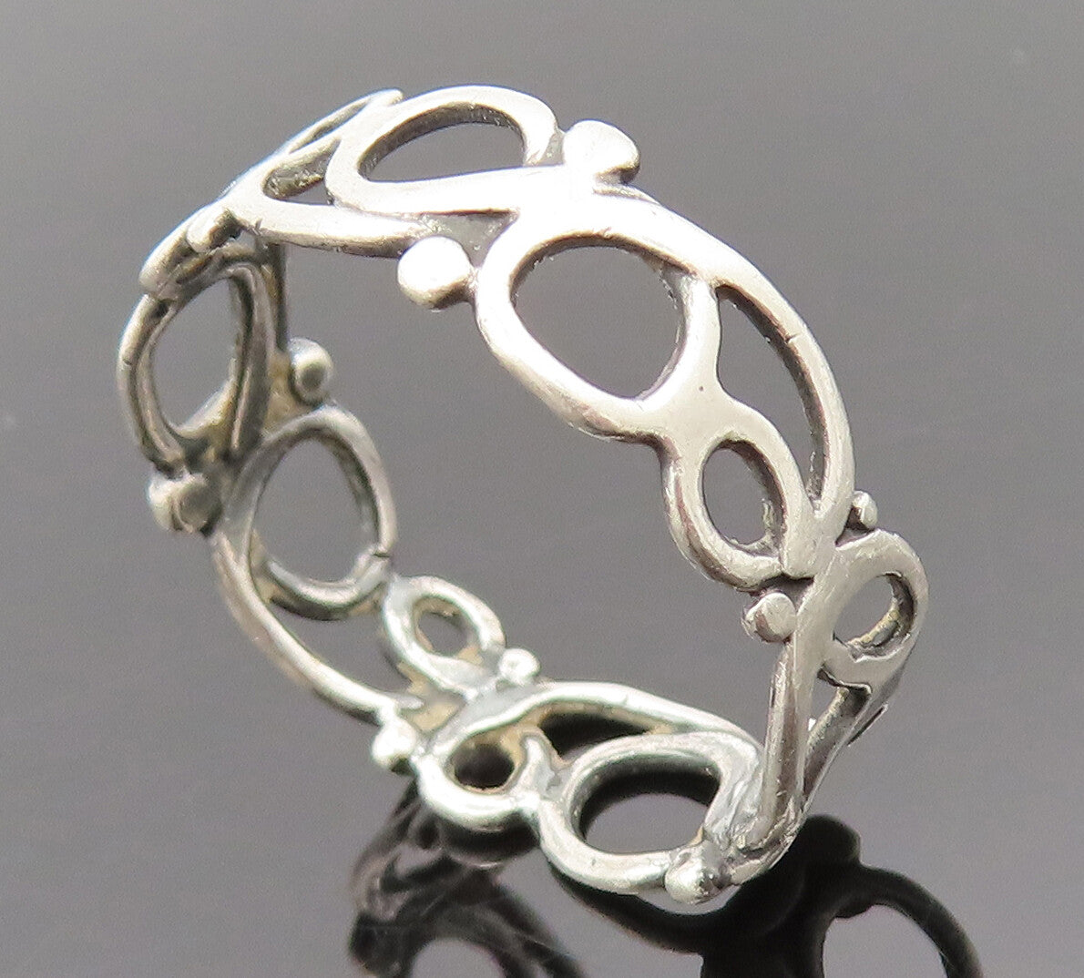 925 Sterling Silver  Vintage Openwork Loops Band Ring Sz 8  RG26177