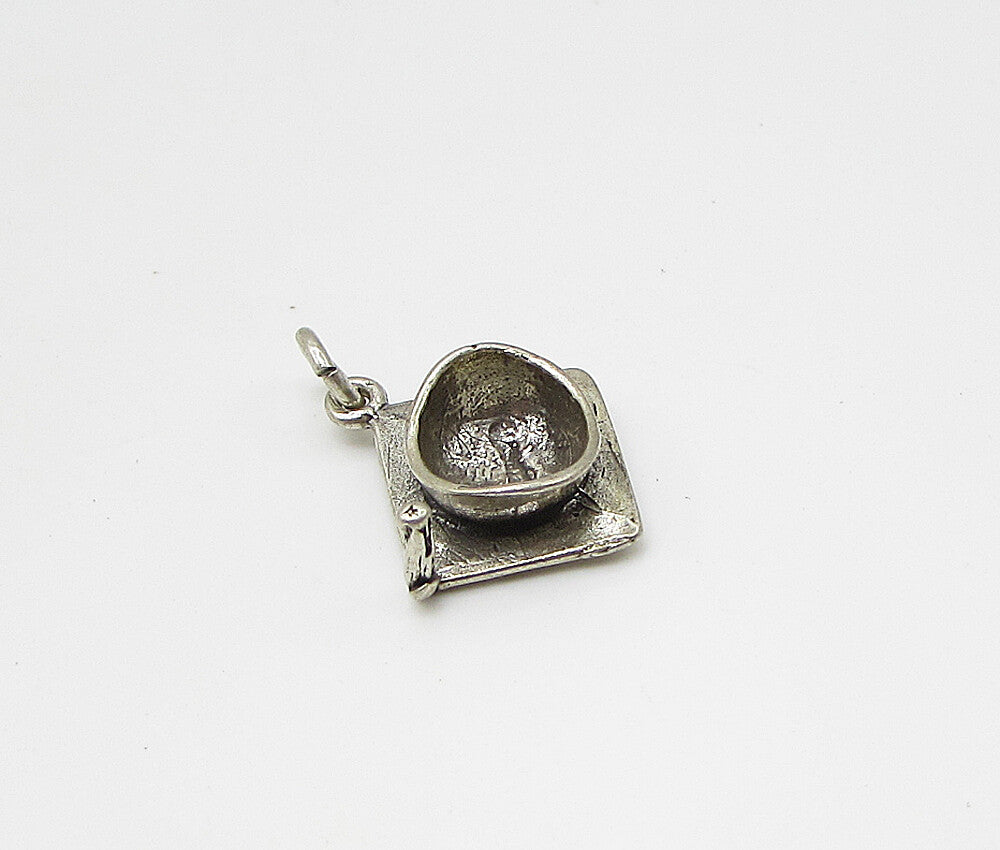 925 Sterling Silver  Vintage Graduation Cap Charm Pendant  PT1861