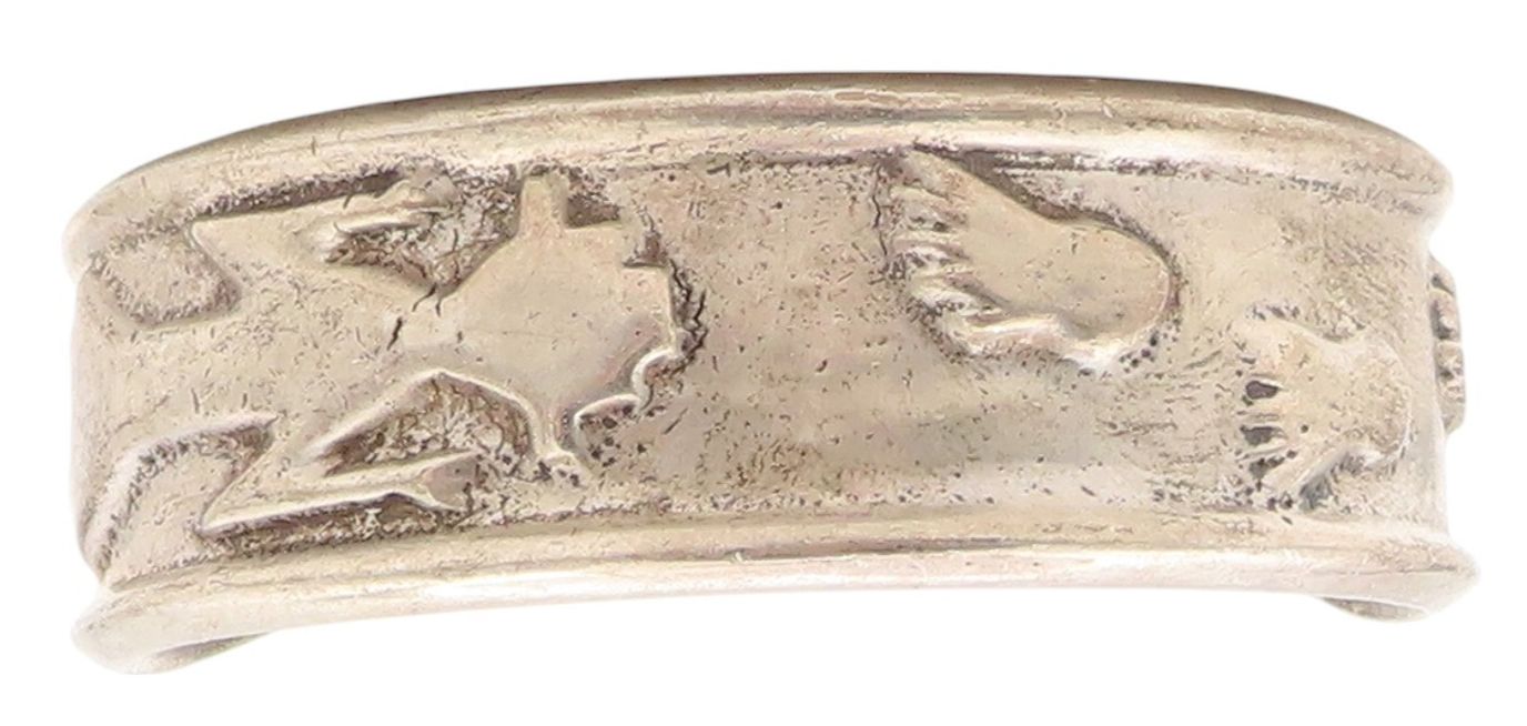 925 Sterling Silver Vintage Bracelet NAVAJO ZUNI Foot Print Etched Cuff  BT11035