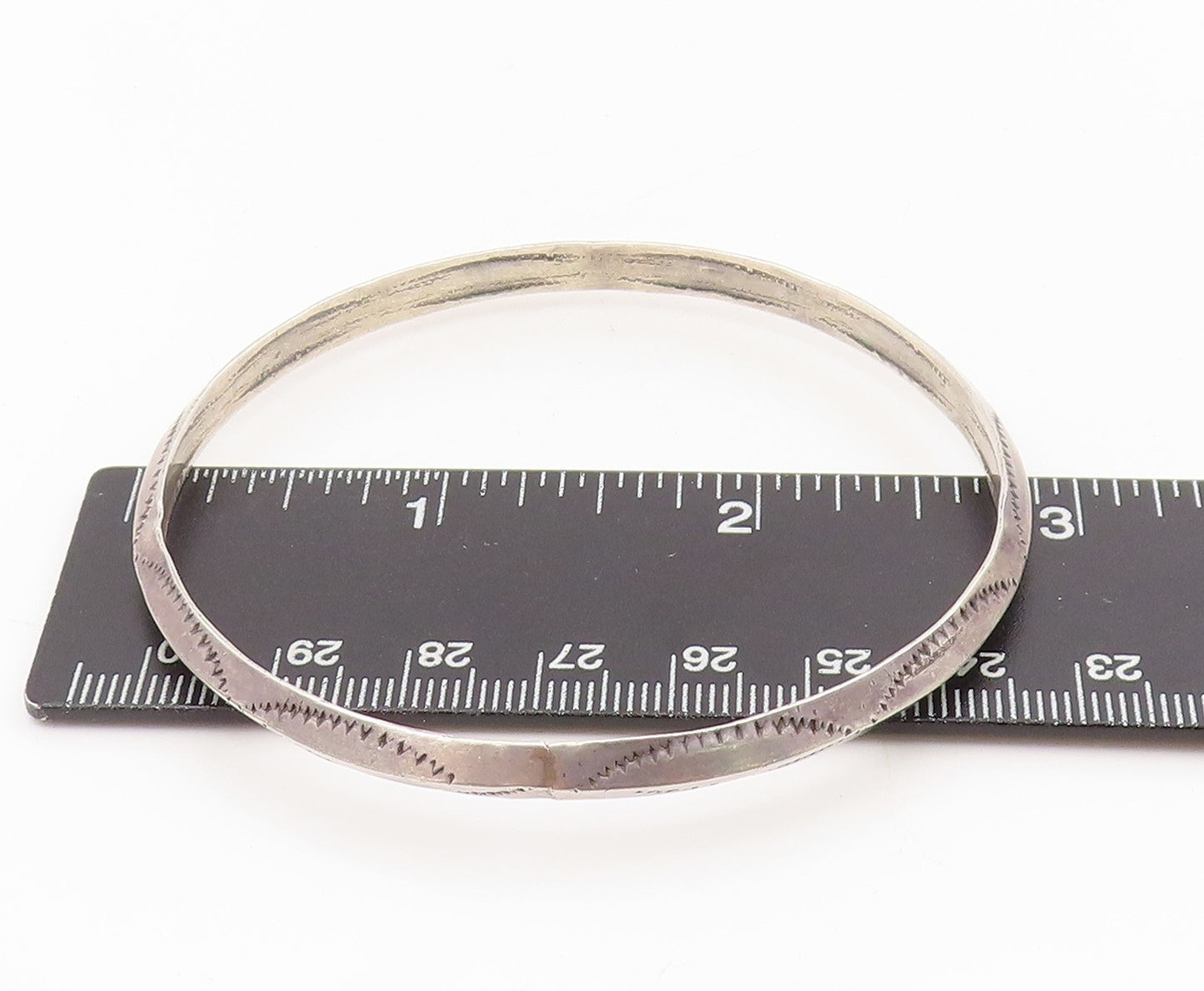 925 Sterling Silver Vintage Bracelet NAVAJO Etched Knife Edge Bangle  BT11588