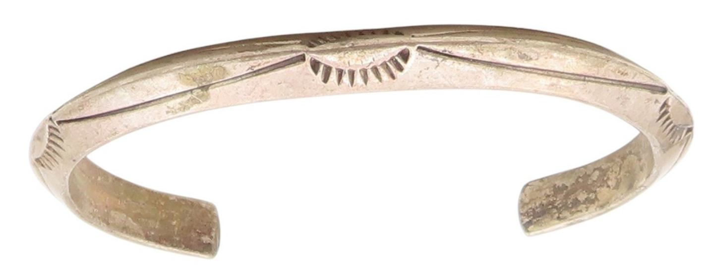 925 Sterling Silver Vintage Bracelet NAVAJO Engraved Knife Edge Cuff  BT11587