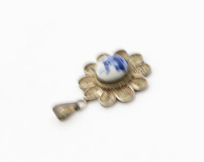 925 Sterling Silver  Vintage Enamel Windmill Filigree Flower Pendant  PT14703