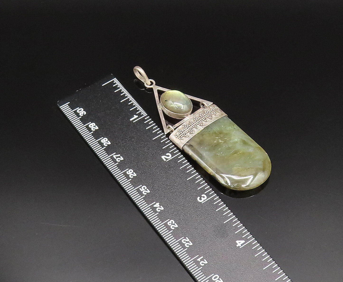 925 Sterling Silver  Vintage Beaded Detail Labradorite Pendant  PT21181