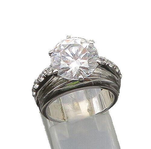 925 Sterling Silver  Vintage Sparkling Cubic Zirconia Band Ring Sz 5  RG21605