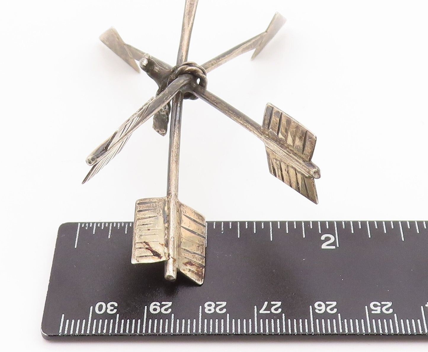 925 Sterling Silver Vintage Southwestern Dark Tone Cutout Arrow Stand TR3897