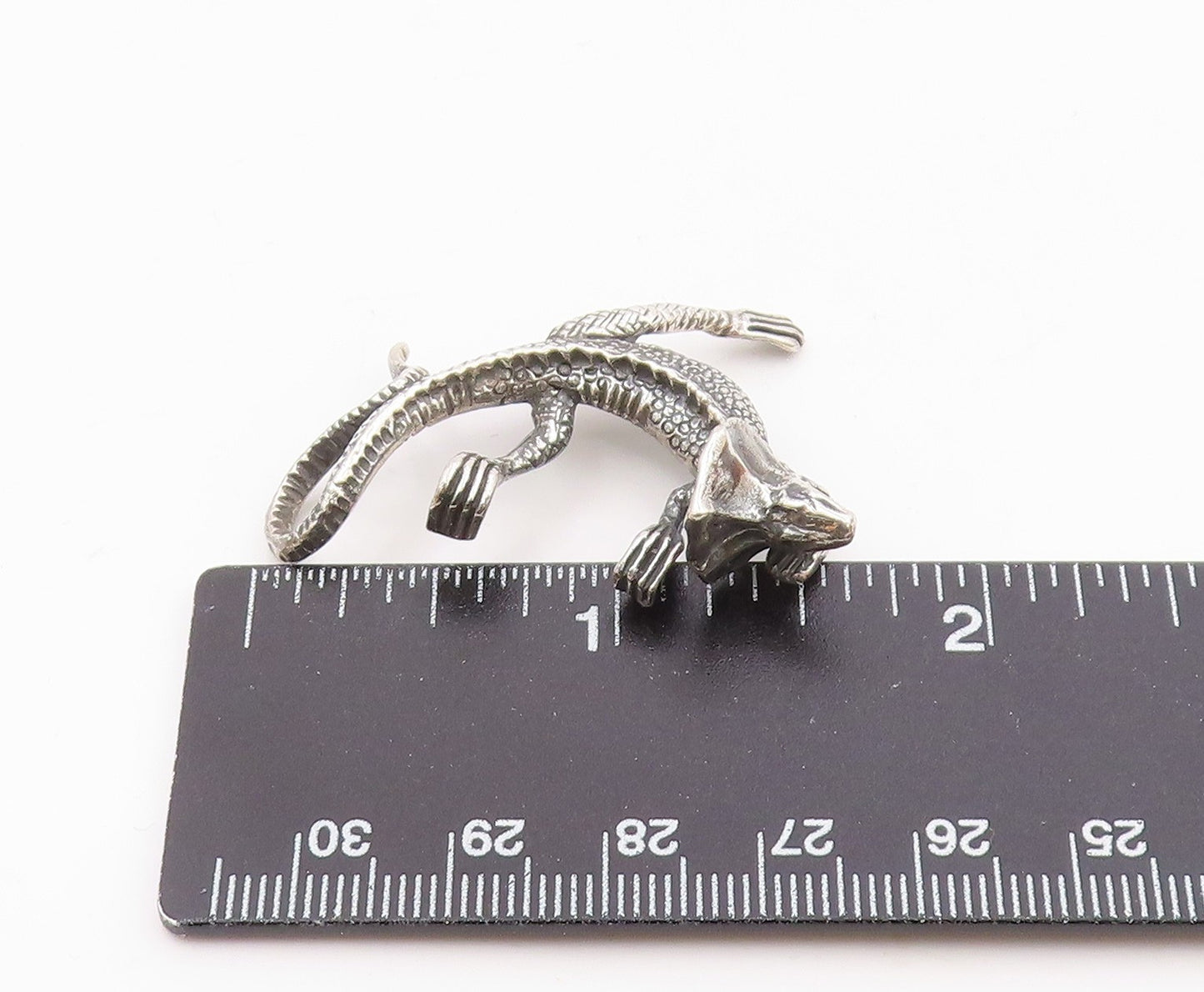 925 Sterling Silver Vintage Frilled Neck Lizard Animal Motif Pendant PT18160