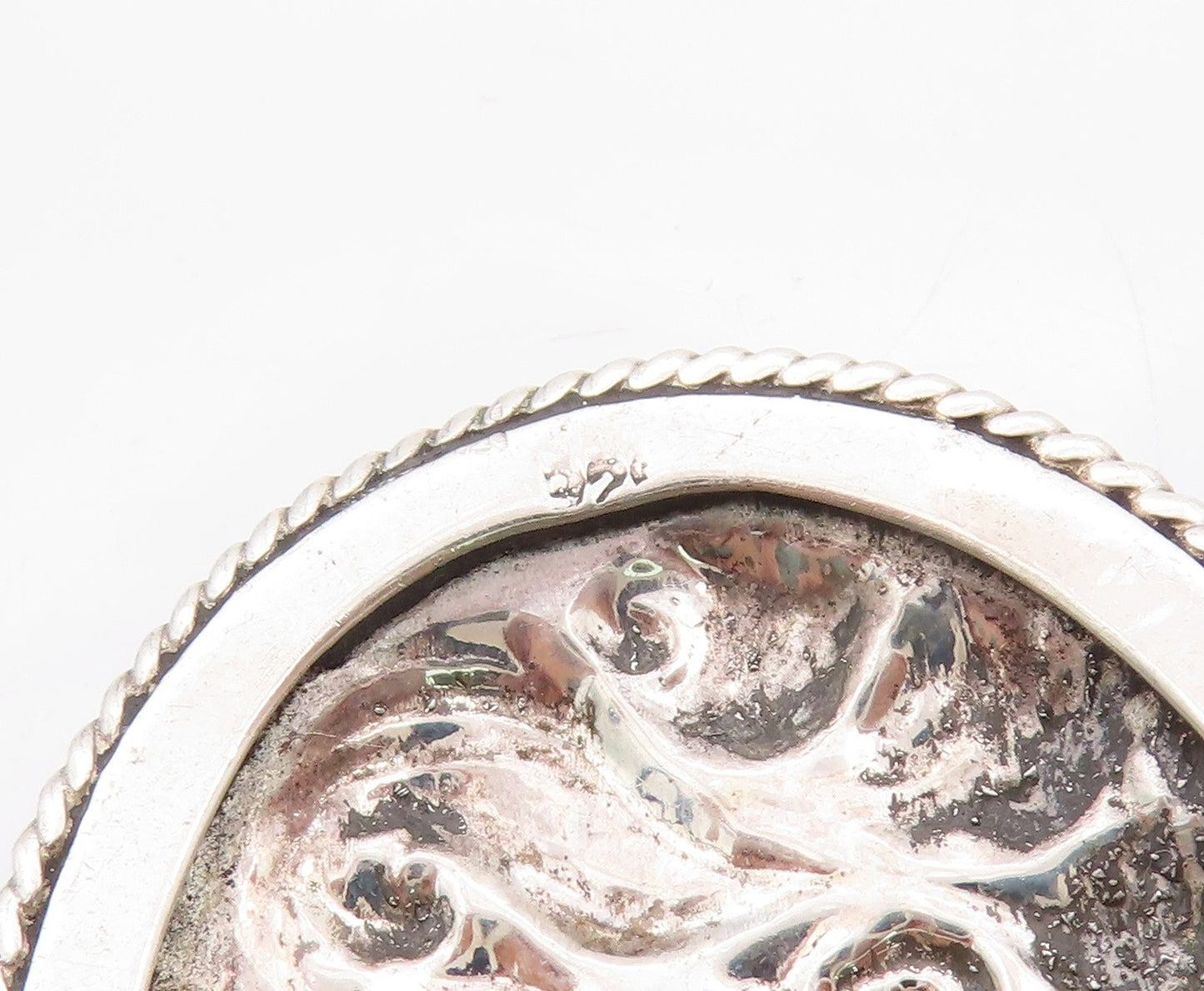 925 Sterling Silver Vintage Brooch Pin Etched Royal Female Figure  BP11590