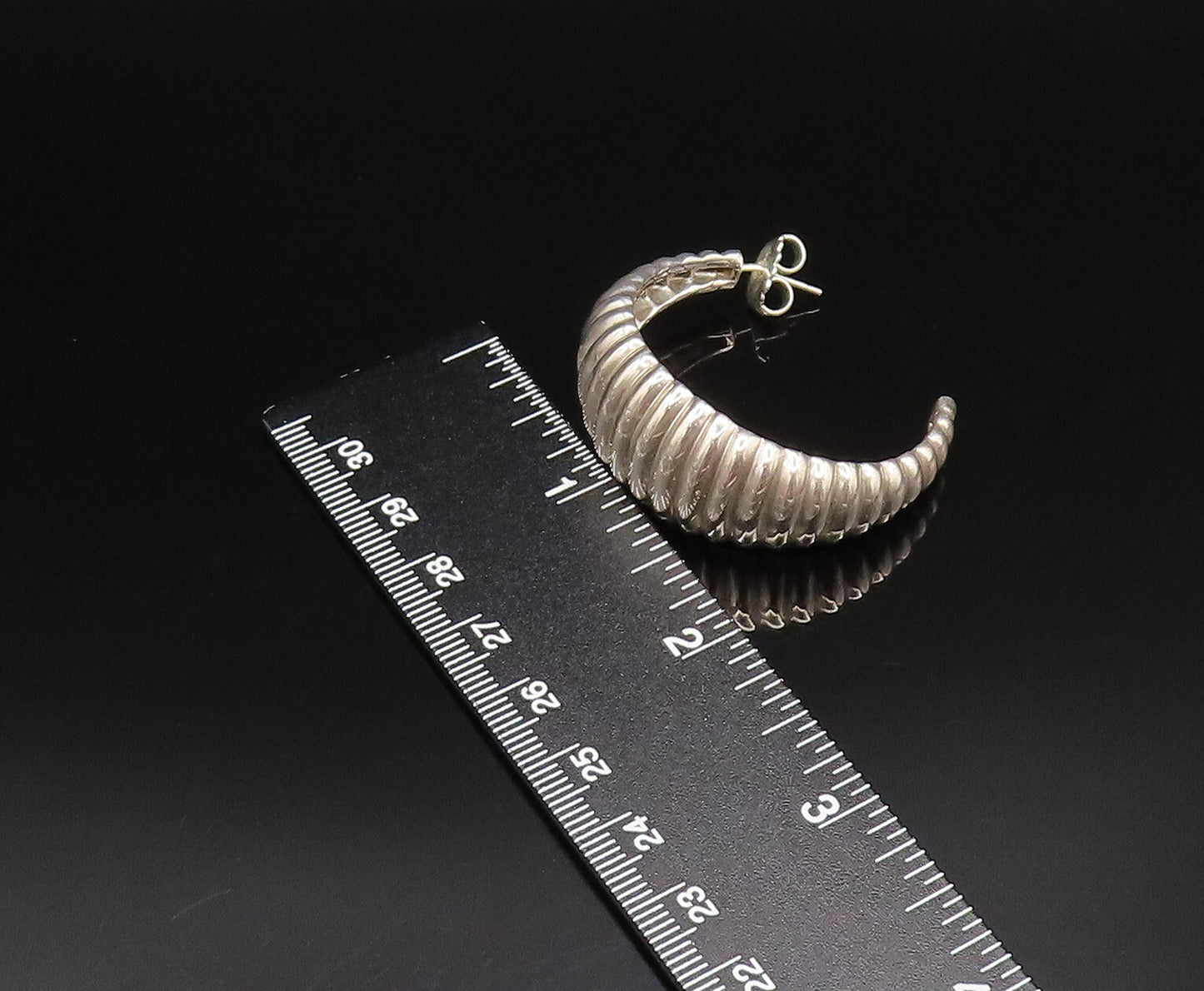 JOHN HARDY 925 Silver  Vintage Graduated Scalloped Open Hoop Earrings  EG12233