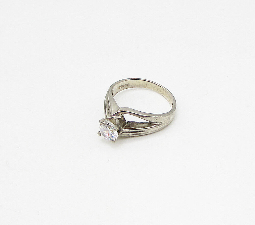 925 Sterling Silver  Vintage Cubic Zirconia Solitaire Band Ring Sz 8  RG3266
