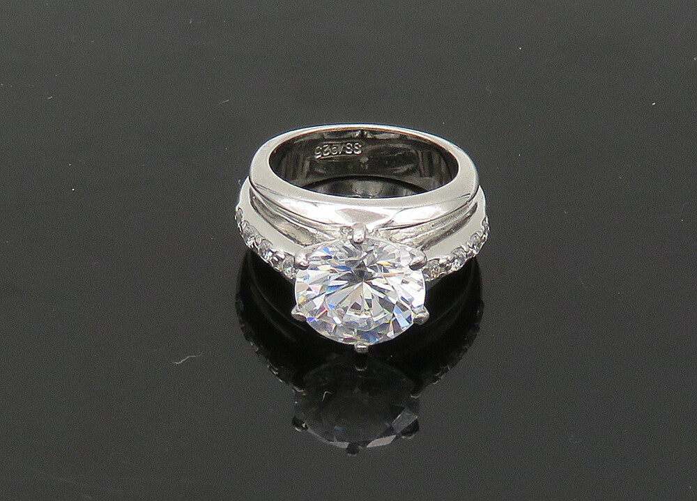 925 Sterling Silver  Vintage Sparkling Cubic Zirconia Band Ring Sz 5  RG21605