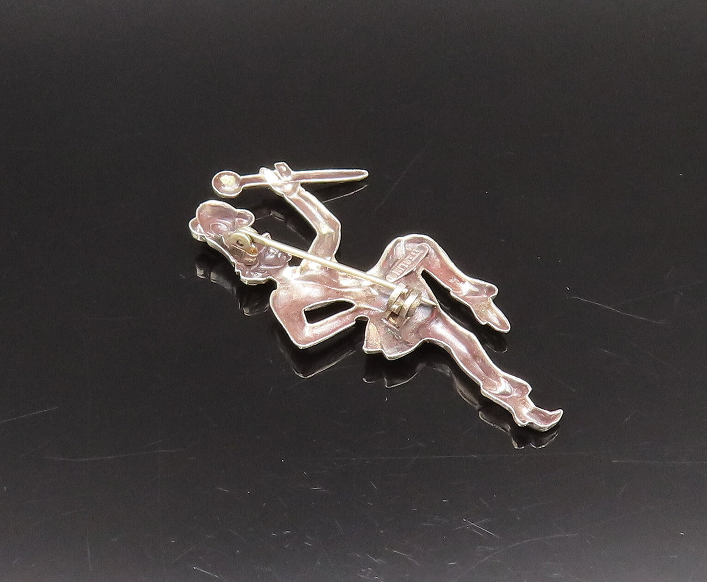 925 Sterling Silver  Vintage Carved Dutch Dancer Motif Brooch Pin  BP10058