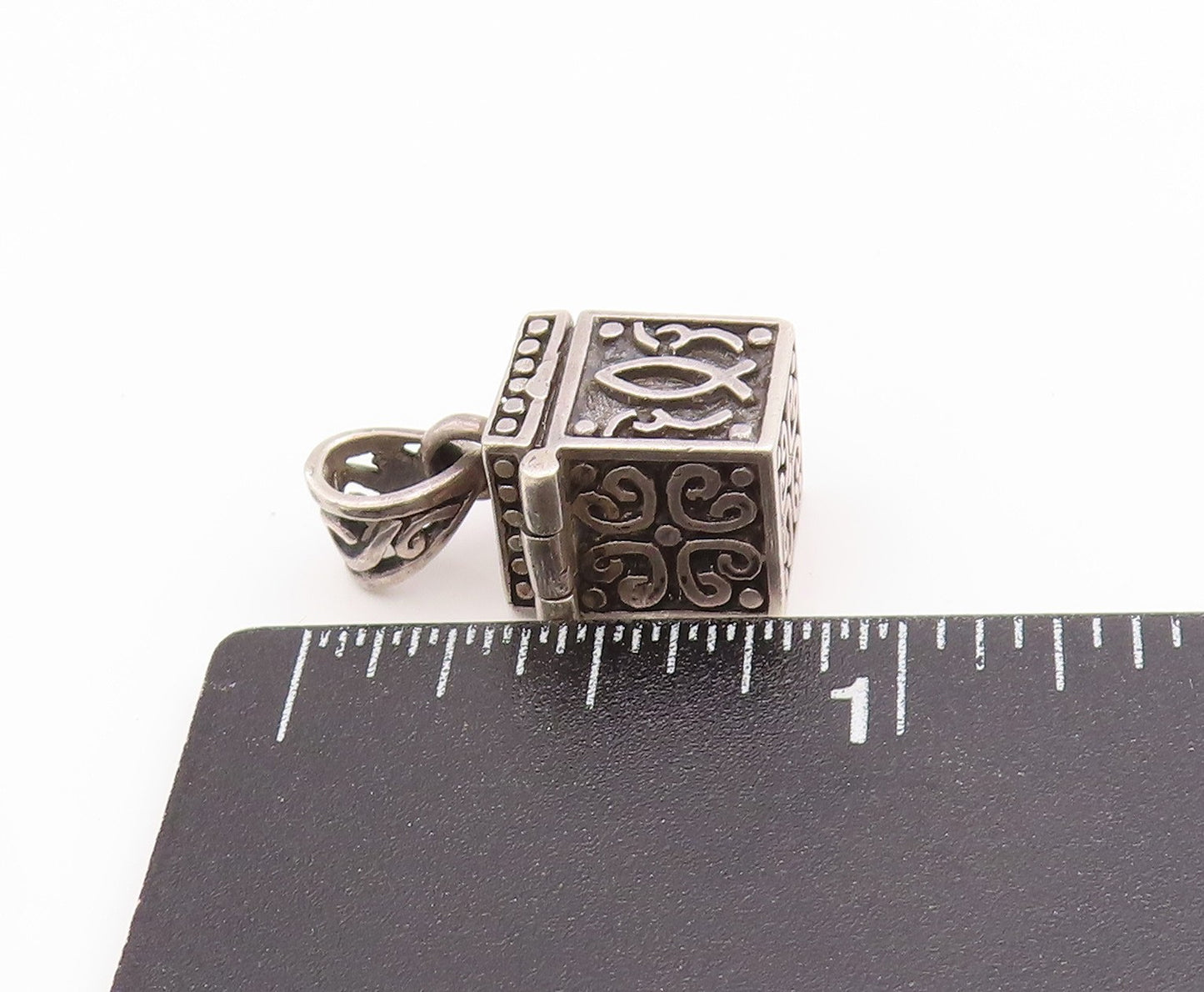 925 Sterling Silver Vintage Pendant 3D Etched Prayer Box Charm OPENS  PT24933