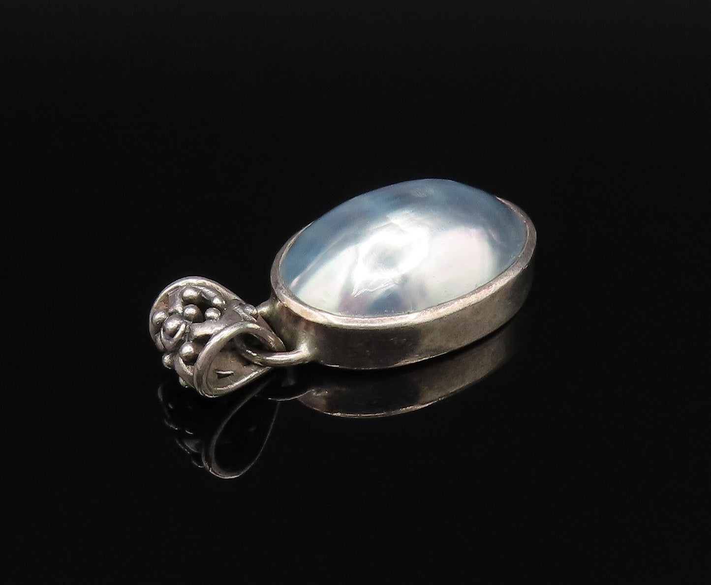 925 Silver  Vintage Cabochon Mother Of Pearl Detailed Bail Pendant  PT21455